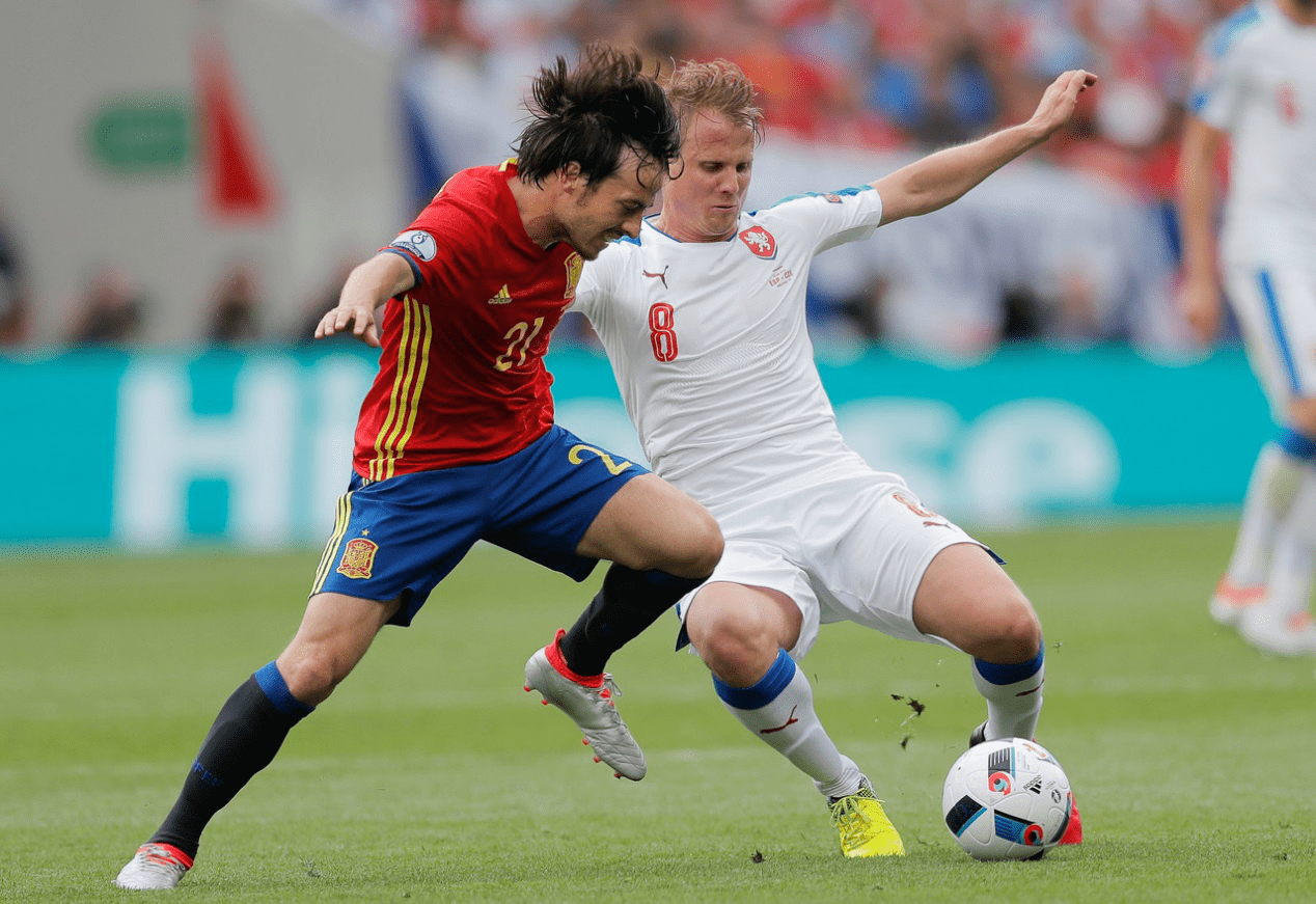 九游体育app包含赛地聚焦——足总杯今晚热度飙升；瓦伦西亚刷新队史纪录；球迷炸锅；身体对抗强度拉满的词条