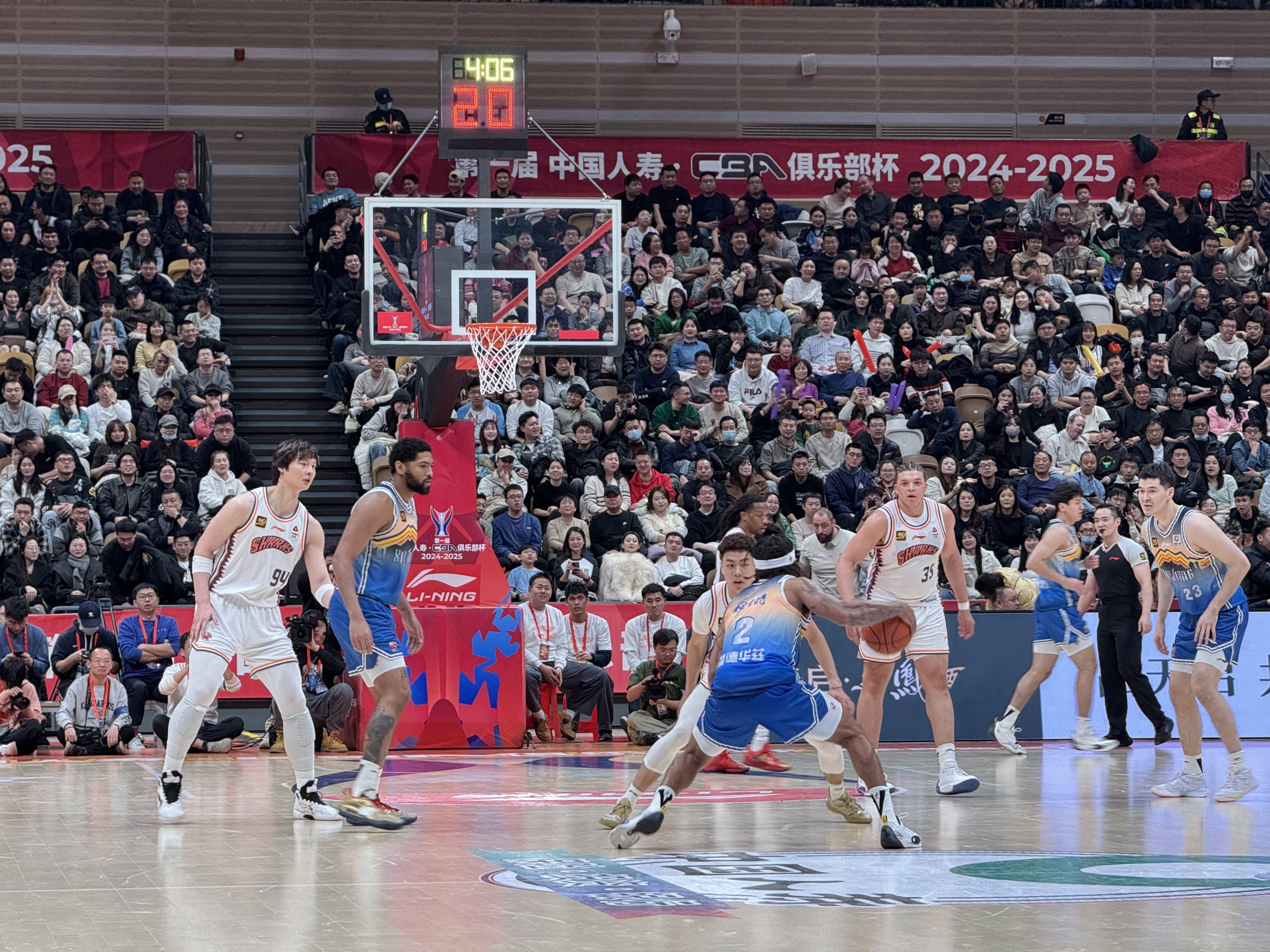 九游体育中国官网CBA常规赛赛程吃紧，上海久事国际比赛日强势反弹，信心回归，资深球员宣示担当的简单介绍